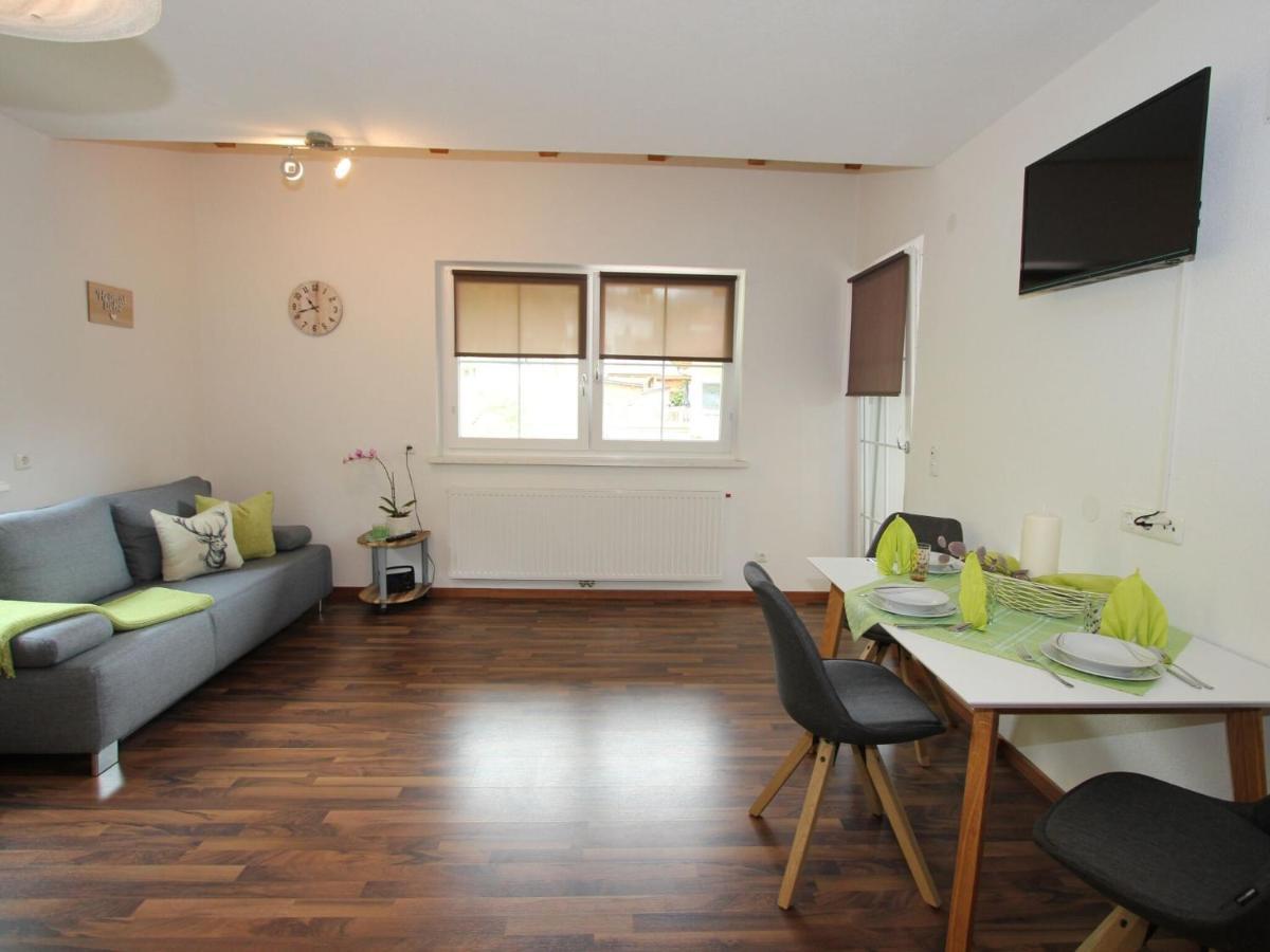 Modern Apartment In Hochgallmigg With Balcony Bagian luar foto