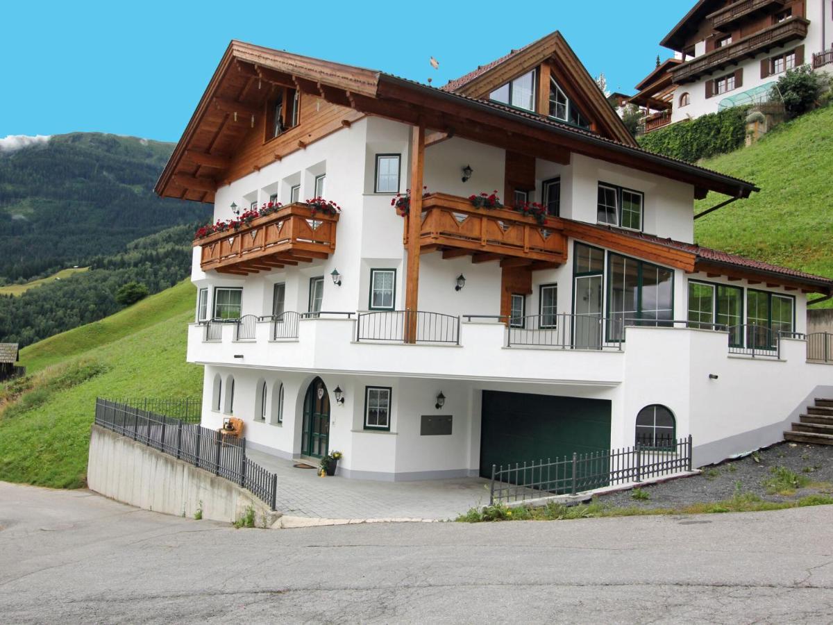 Modern Apartment In Hochgallmigg With Balcony Bagian luar foto
